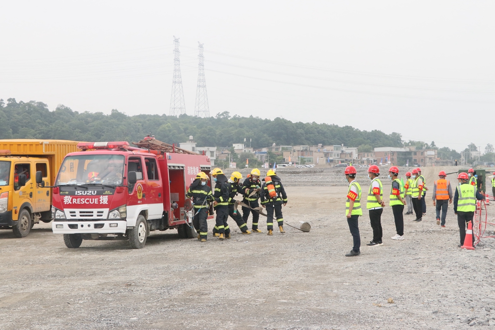 2022年安全生產(chǎn)月燃氣泄漏應急救援演練活動(圖5)